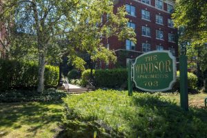 2-bedroom apartments for rent in Buffalo, NY with a lavishing courtyard.