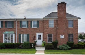 Apartments for rent in the Williamsville/Amherst area. Bowdoin Square Apartments on North Forest Road.