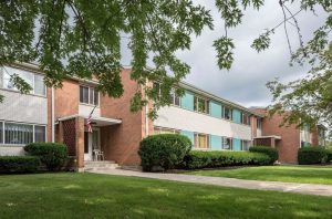 Apartments for rent in Tonawanda on Colvin Boulevard Extension. Fairways Village Apartments.