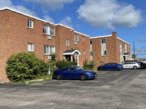 Apartment rentals in Niagara Falls, NY. Pineview Apartments on Niagara Falls Blvd.