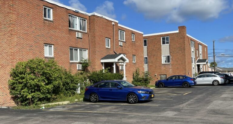 Pineview Apartments