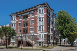 Apartments for rent in Elmwood Village. Glendale Communities' Elmwood-Anderson Place Apartments.