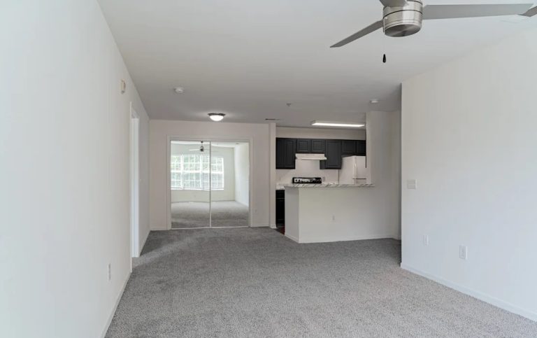 the-grove-at-cary-park_002 | Glendale Realty Services Group LLC